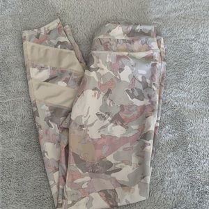 Free People legging. Size small. Excellent condition